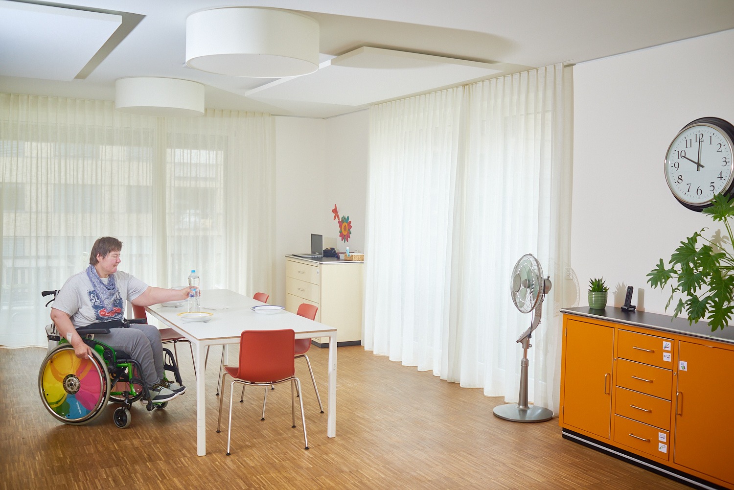 Schönes helles Esszimmer in der Wohngruppe Erlenmatt